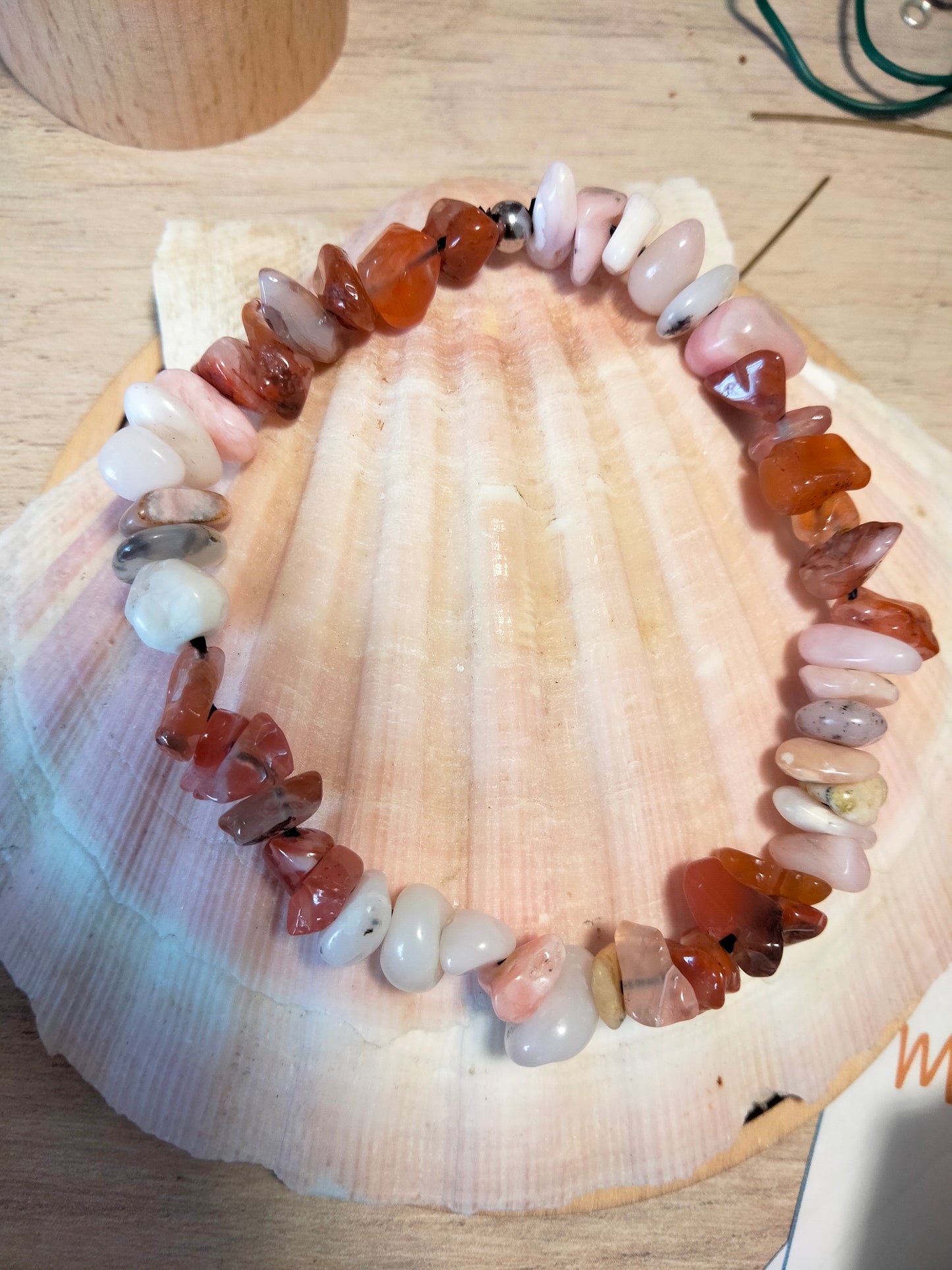 Bracelet élastique - Cornaline & Opale rose - "Douceur et Pétillement"