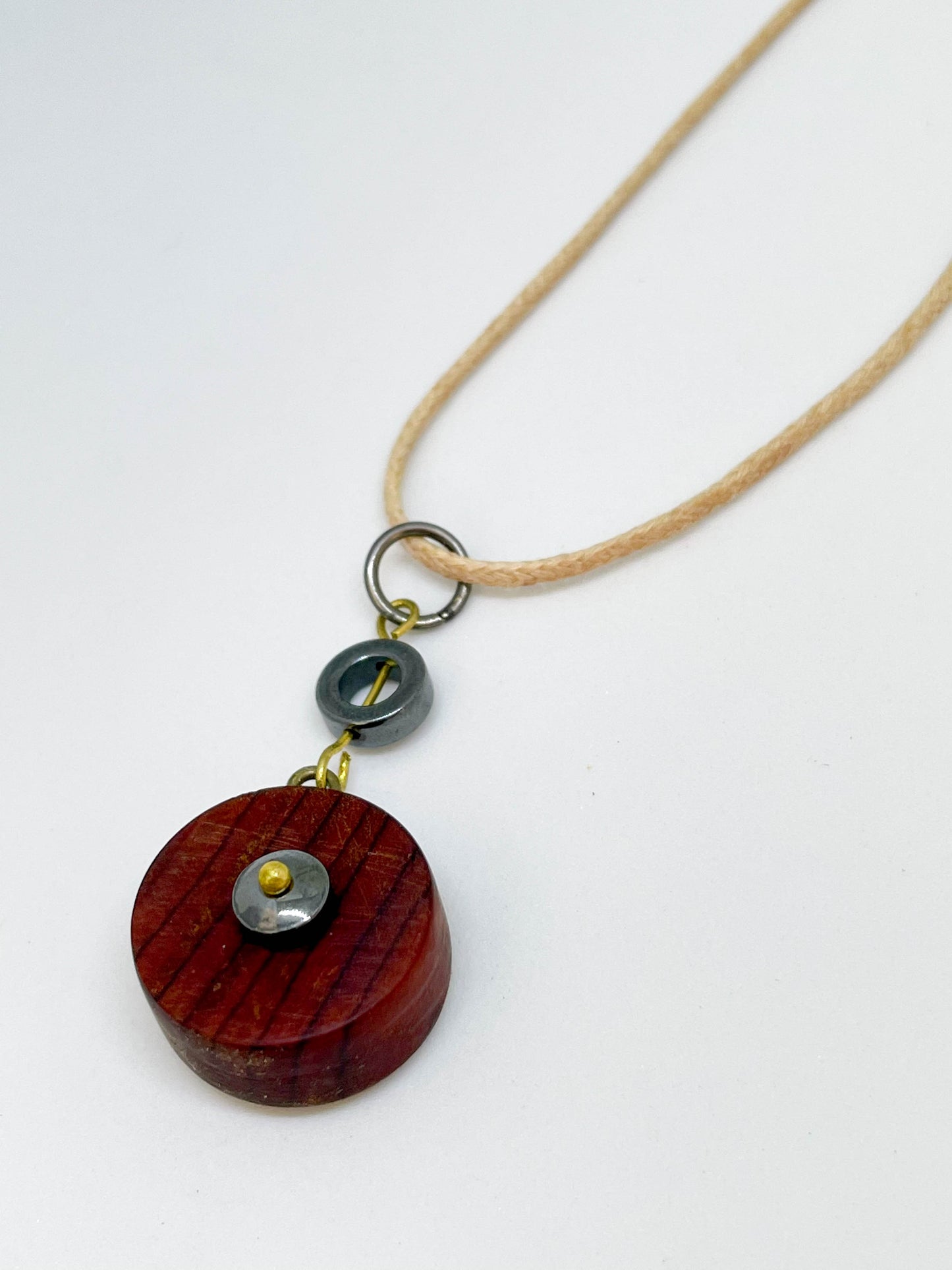 Bois de Zebrano et perle d'Hématite