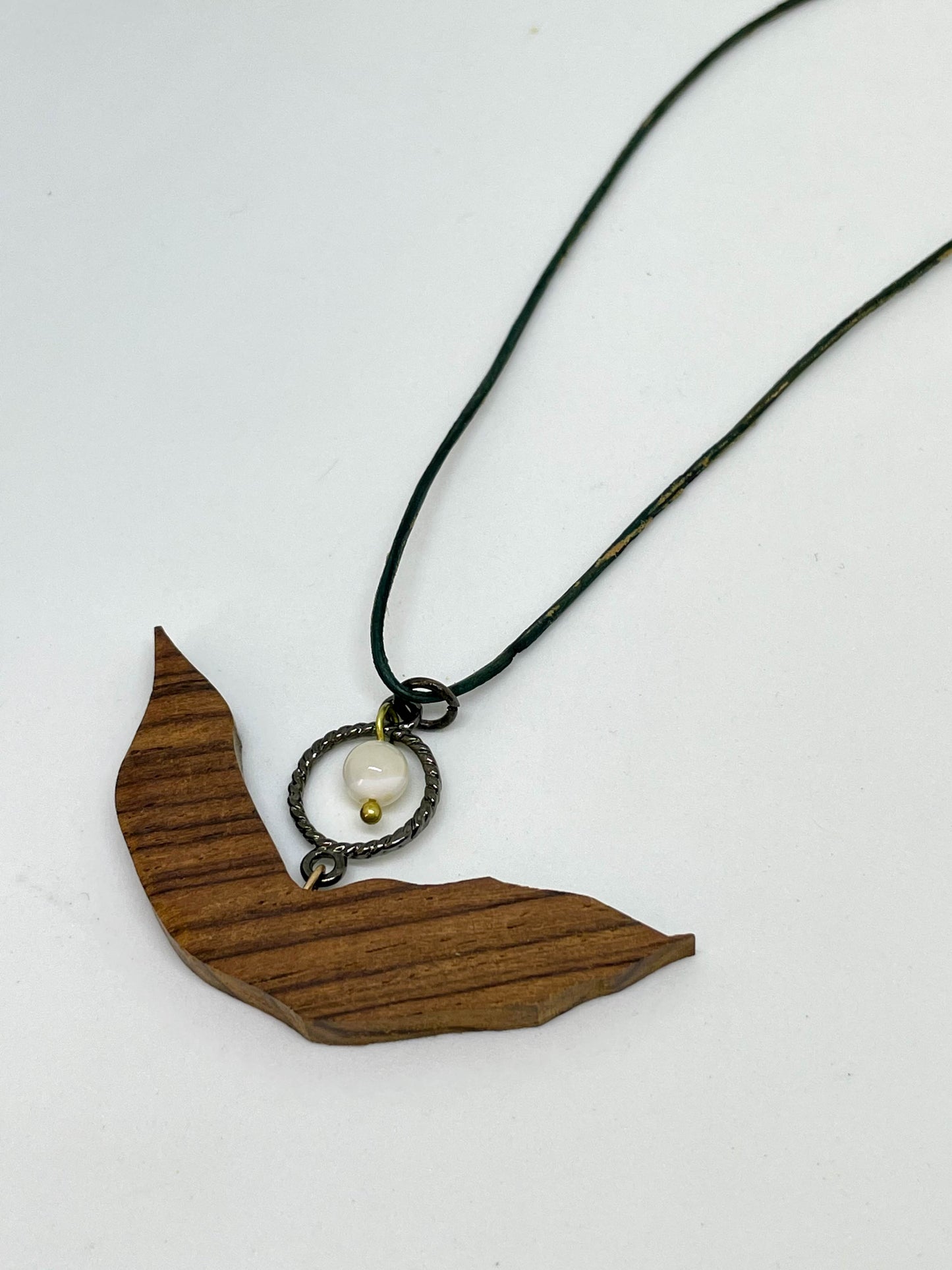 Bois de Zebrano et Perle de Nacre